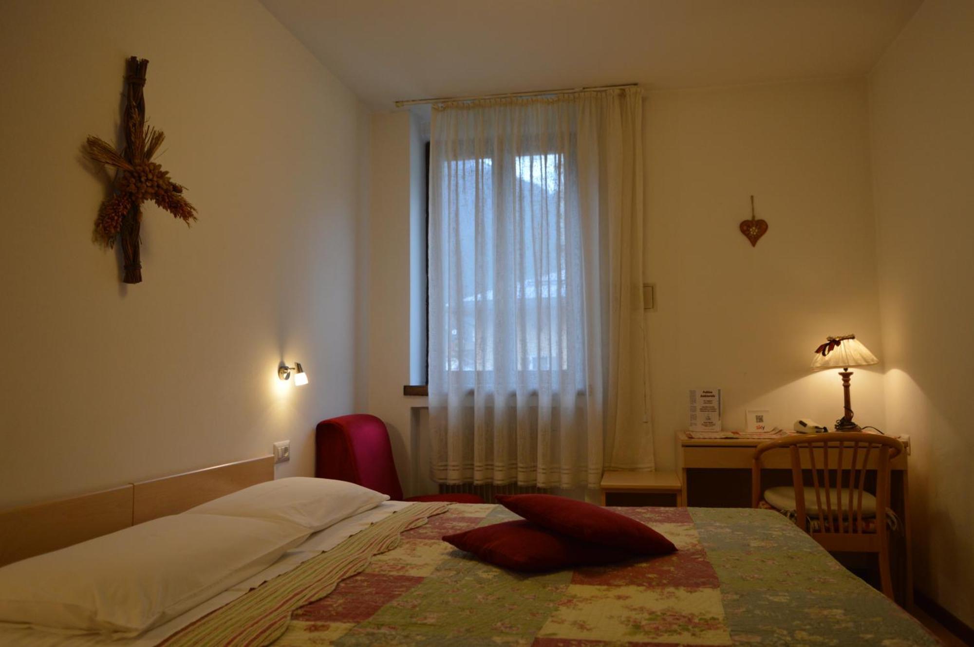 Hotel Wanda ピンツォーロ エクステリア 写真