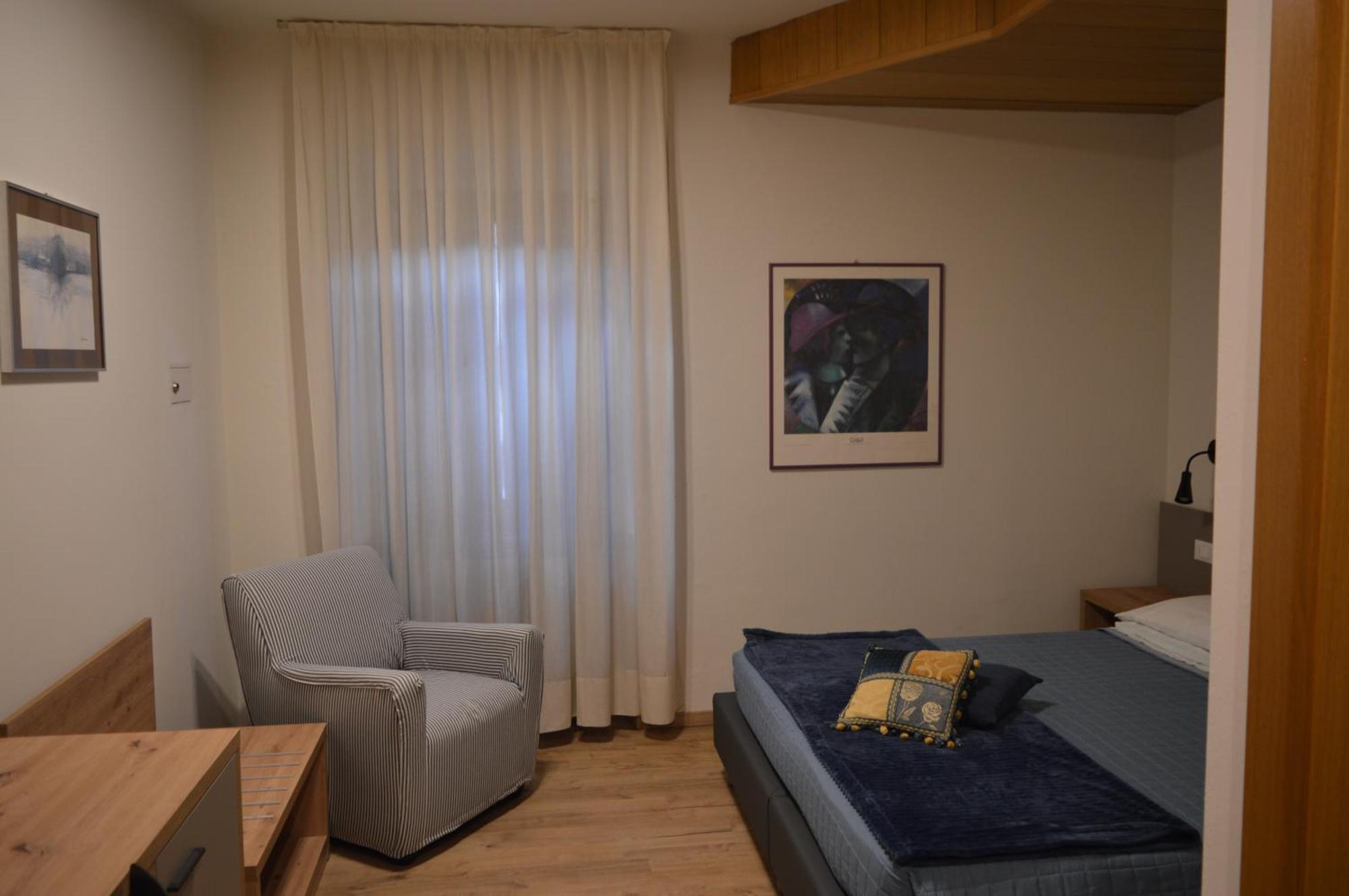 Hotel Wanda ピンツォーロ エクステリア 写真